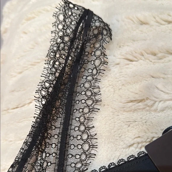 Versace Black and White Baroque Underwire Bra twill. - Picture 5 of 13